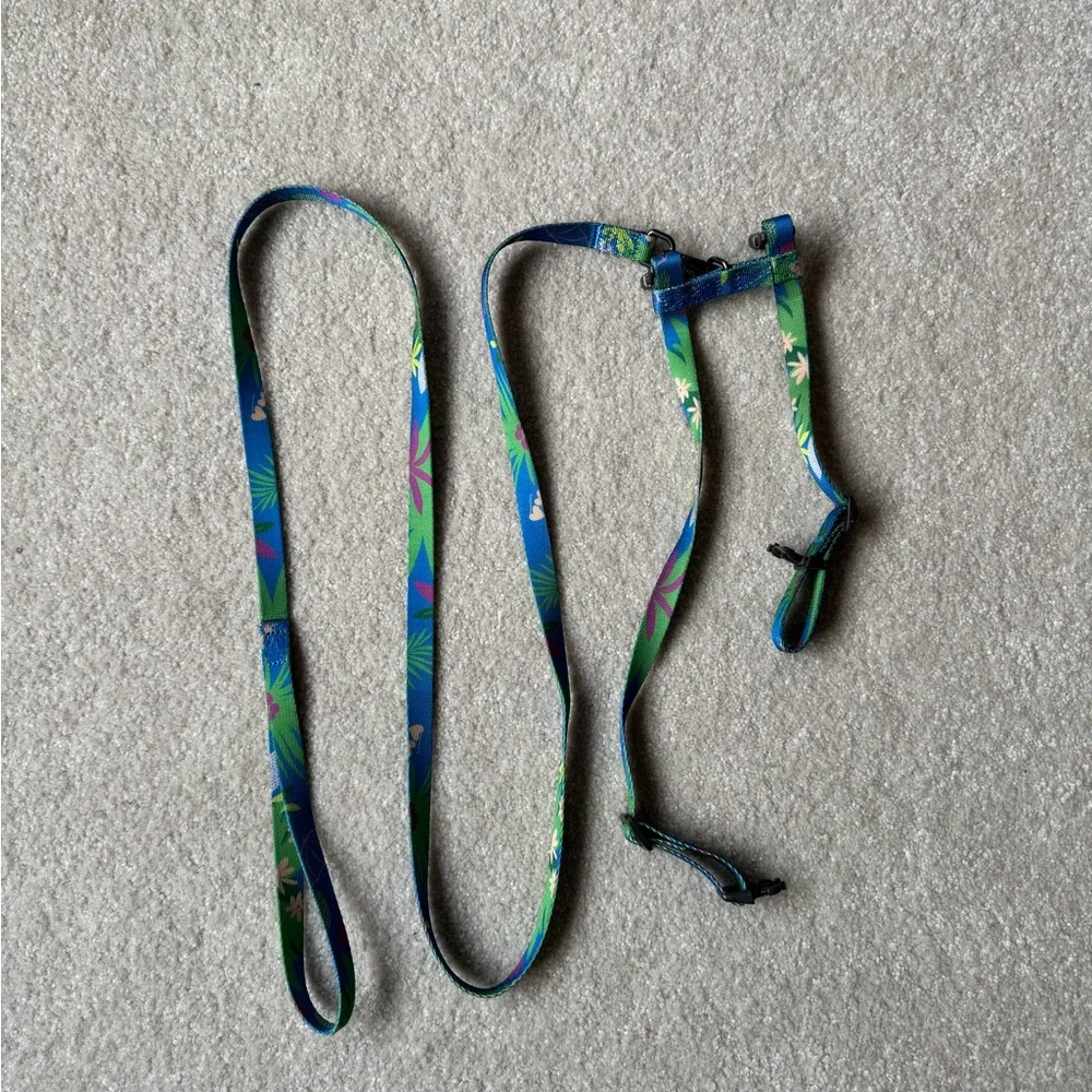 NWOT Cat leashes